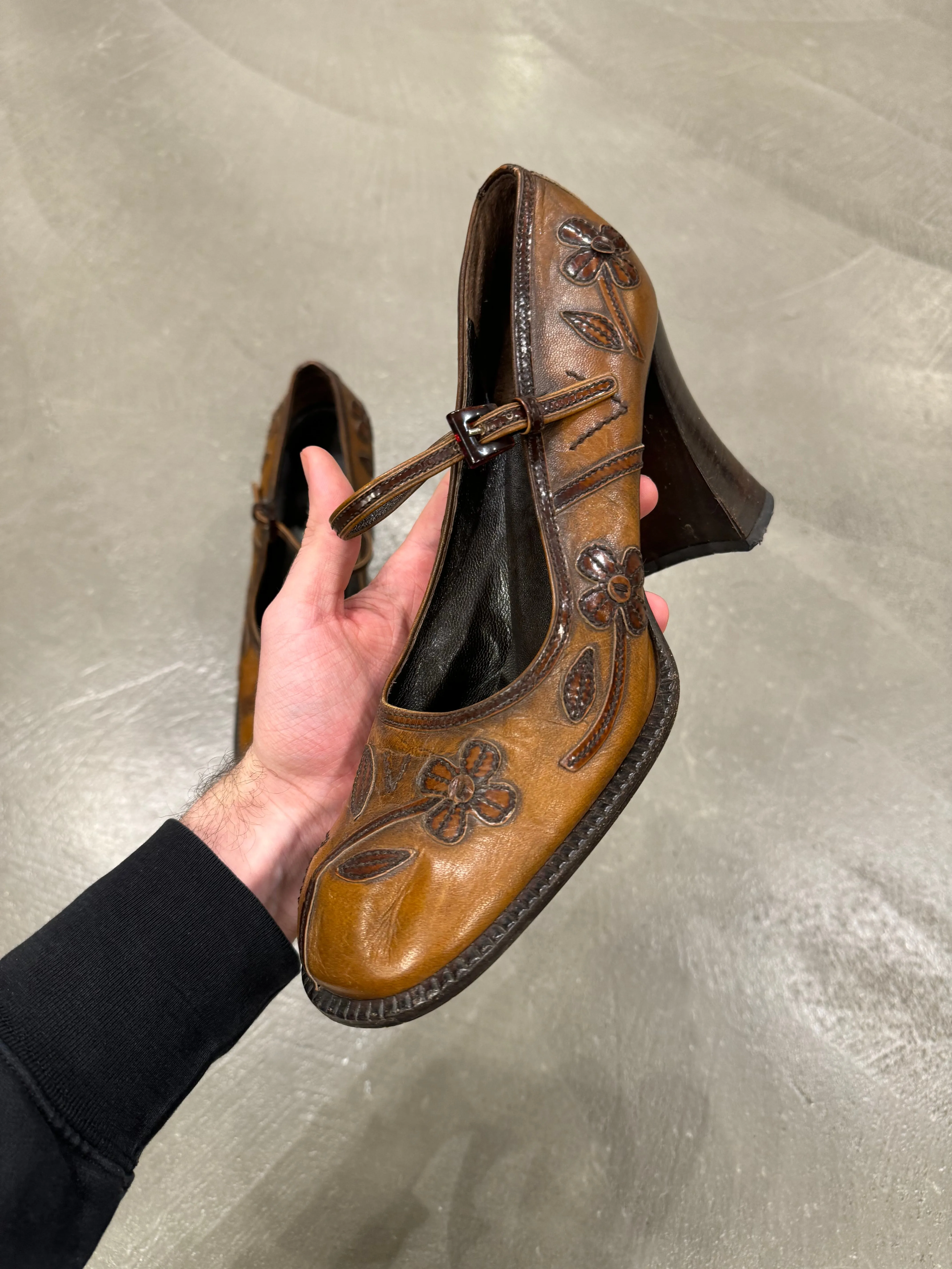 1999 Prada brown leather floral heel