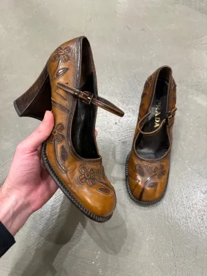 1999 Prada brown leather floral heel