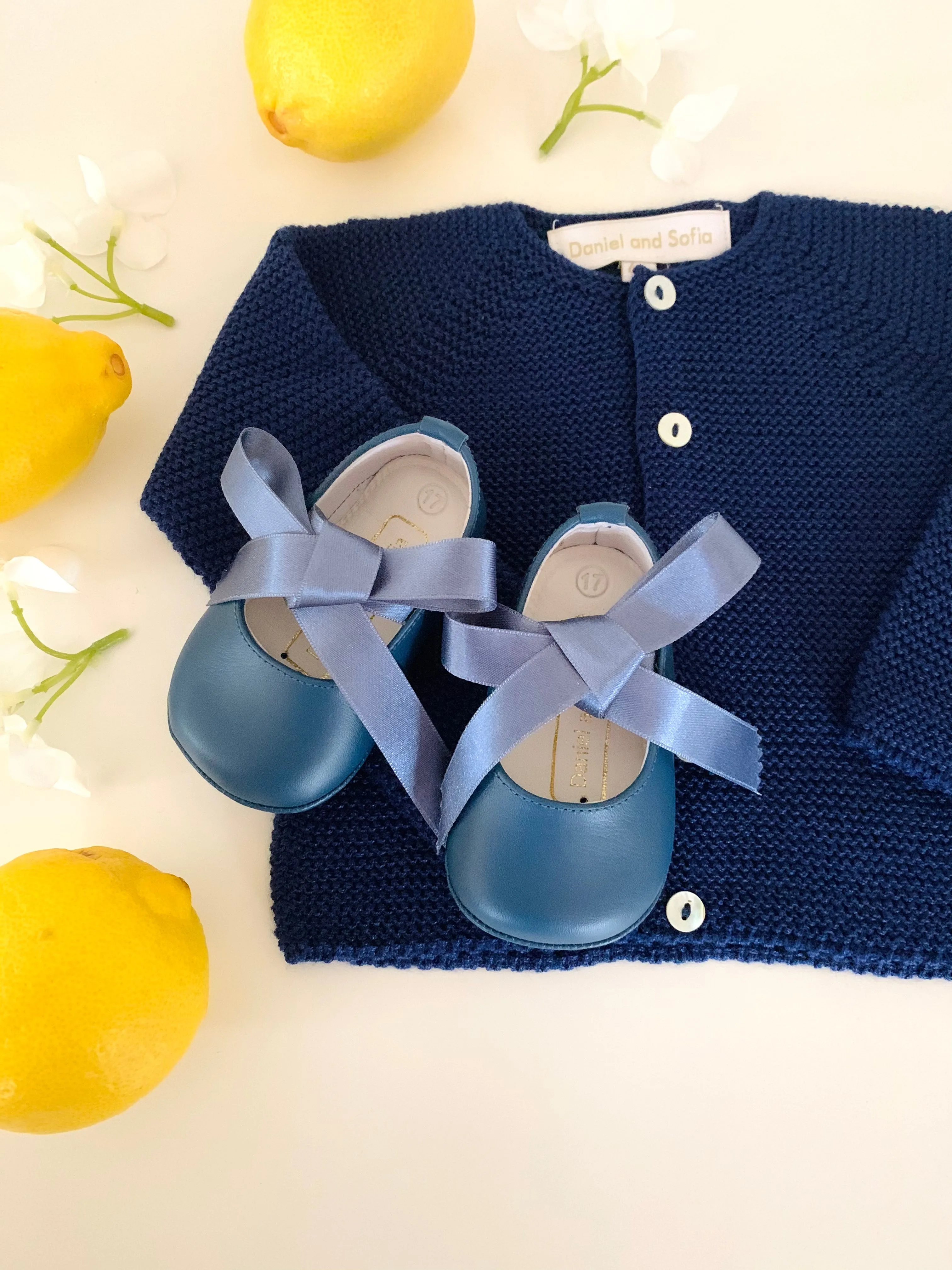 Blu Mary Jane Pram shoes with blu ribbon