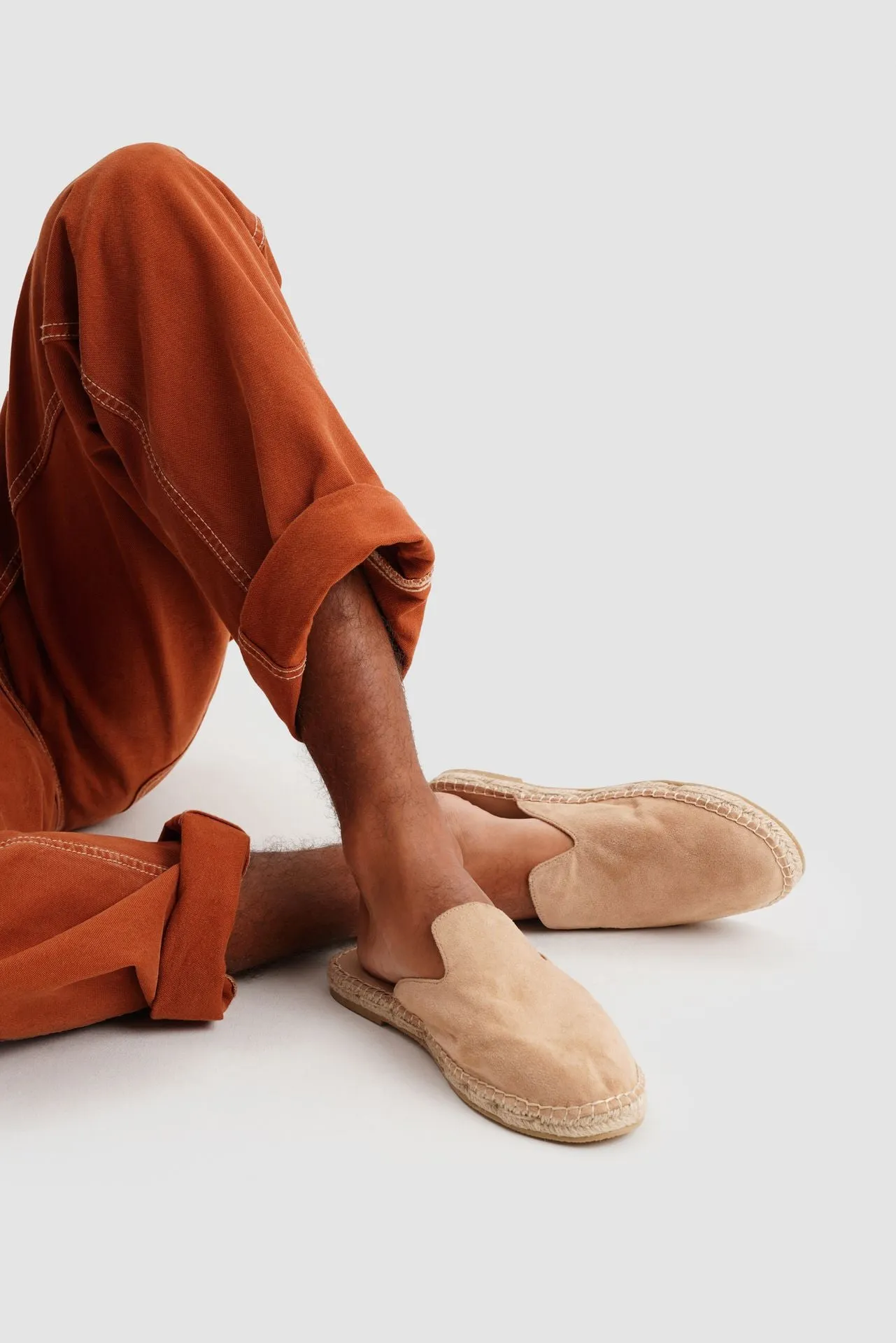 MULE VEGAN SUEDE SAND