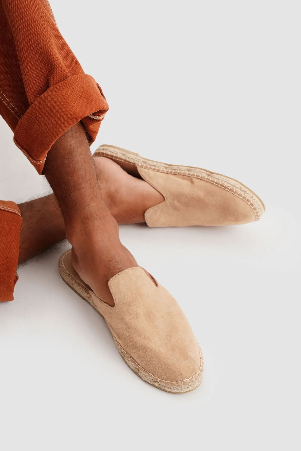 MULE VEGAN SUEDE SAND